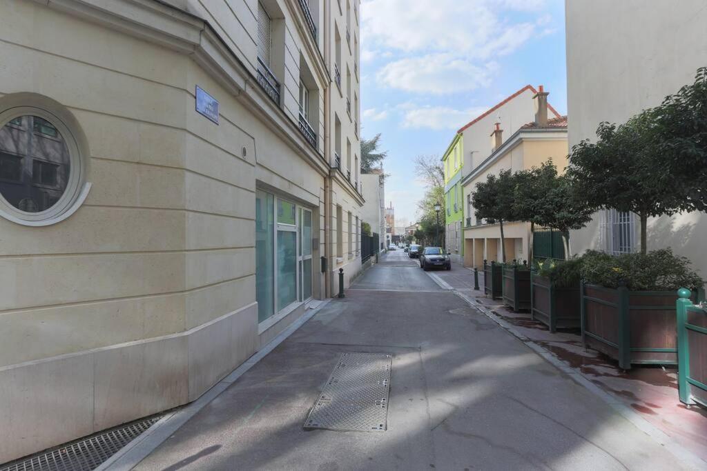 Rose, Appartement Confortable Proche Metro Montrouge Exterior photo