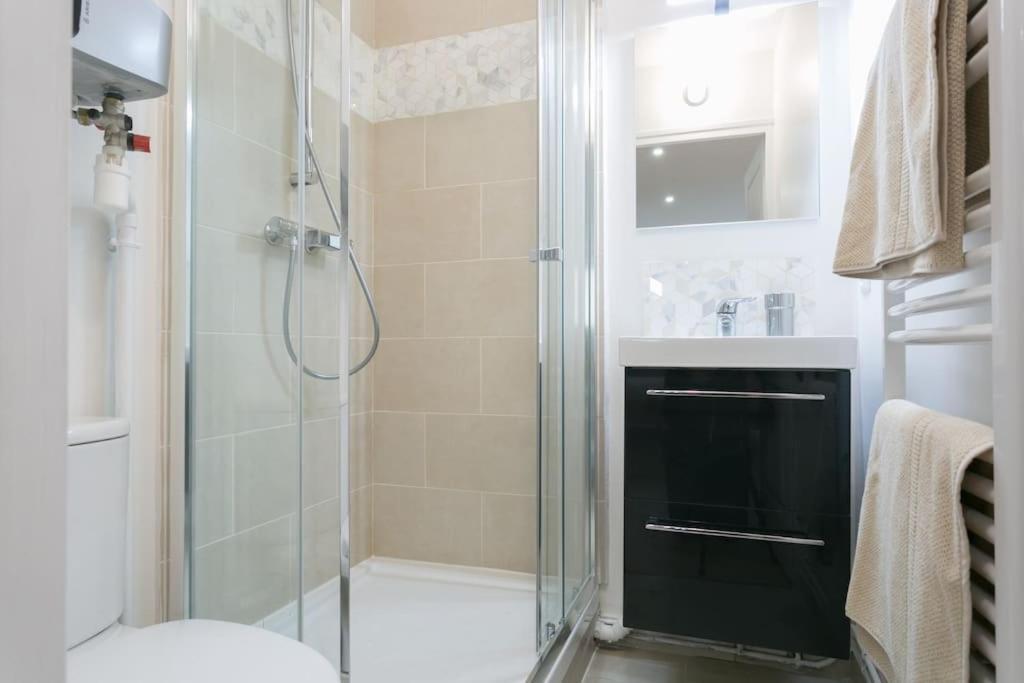 Rose, Appartement Confortable Proche Metro Montrouge Exterior photo